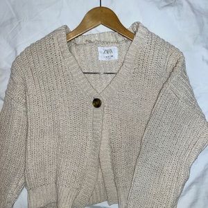 Zara Beige Cropped Knitted Cardigan 

Brand new without tag.
